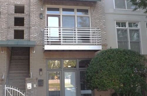 Brookhaven/Fernwood Park Large Luxury Townhouse For Rent